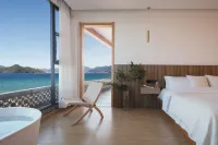 Pushu · All Lakeview Resort Villa (Lugu Lake Daluoishui Branch) - Bãi đậu xe
