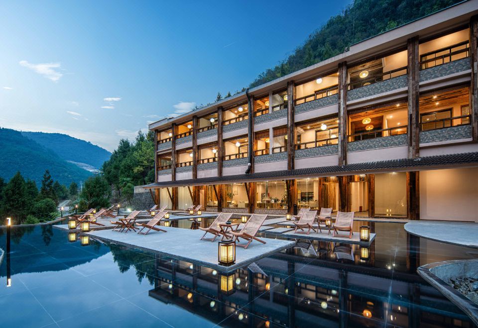 Chongqing Jinfoshan Yumanyinshan Resort Hotel over view