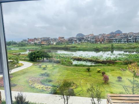 普者黑水月·极简主义·全景落地无界湖居美宿(青龙山店)图片