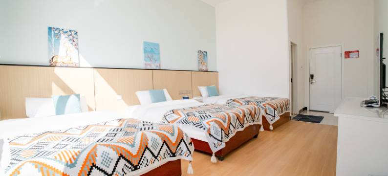 山水间酒店(七彩丹霞景区店)图片