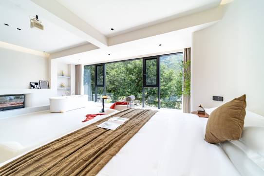 云栖柠檬·环山观景·漂流溯溪·亲子水畔小苑(月亮湾风景区店)图片