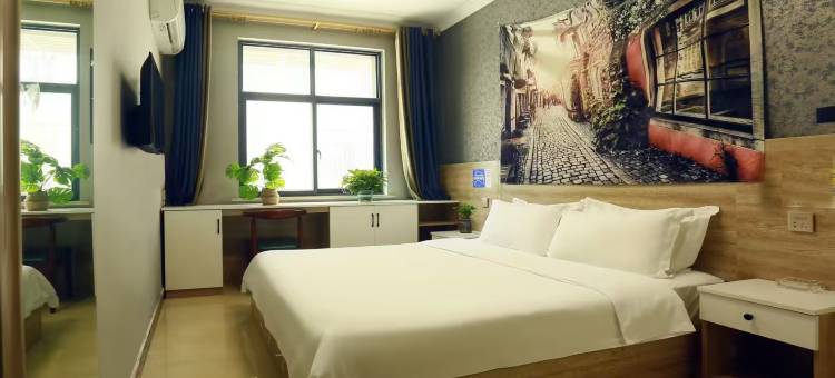 晴岚居民宿(开封河南大学金明广场店)图片