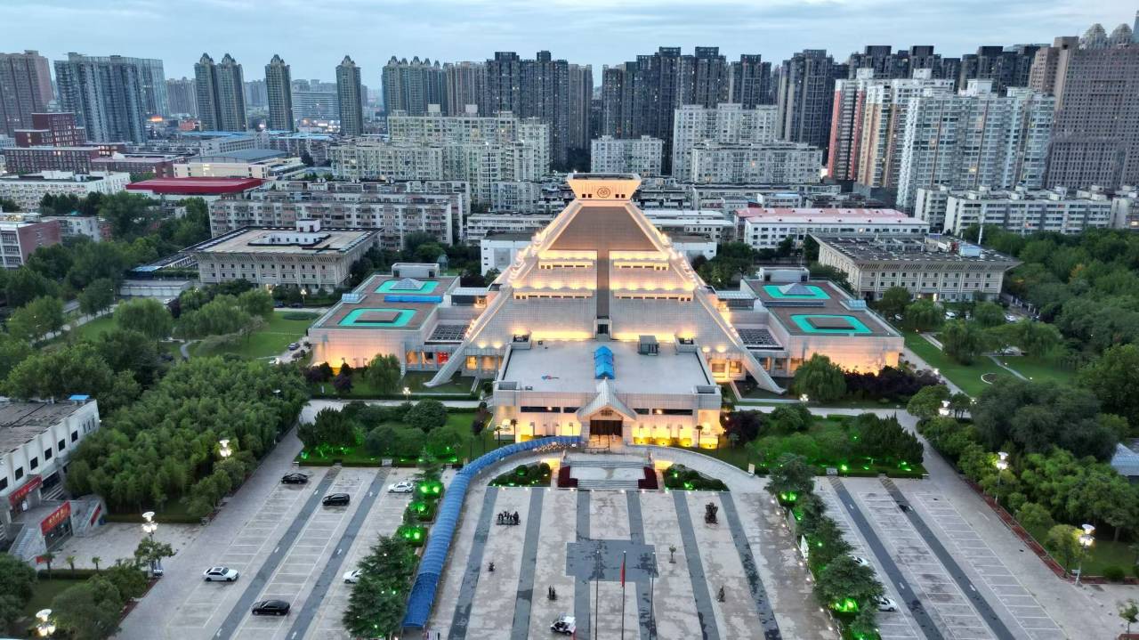 中州国际饭店(河南博物院正弘城店)图片