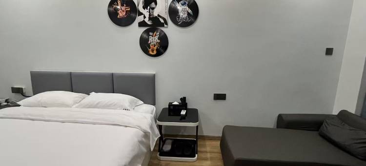 YZ·轻住艺术酒店(西湖公园店)图片