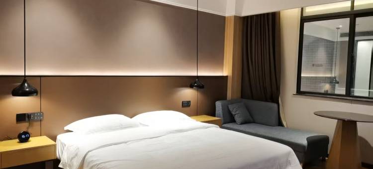 鲸逸电竞酒店(化州北京东三路店)图片