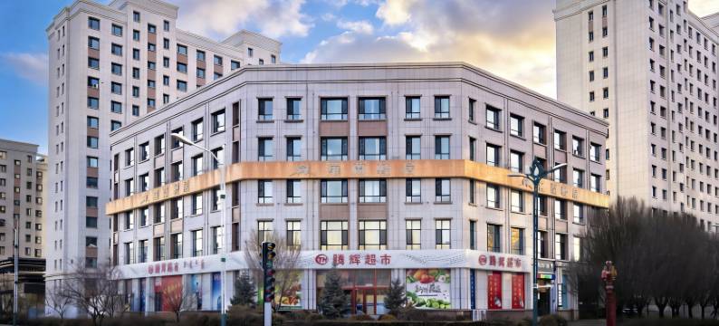 羅蘭·轻居图片