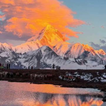 雪山来信·日照金山｜云境私汤雪山全景度假美宿(白沙古镇店)图片