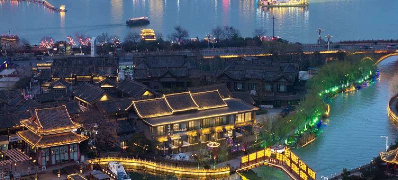 鹿鸣湖畔民宿(开封清明上河园万岁山武侠城店)图片