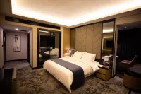 The V Hotel - 5 Sao