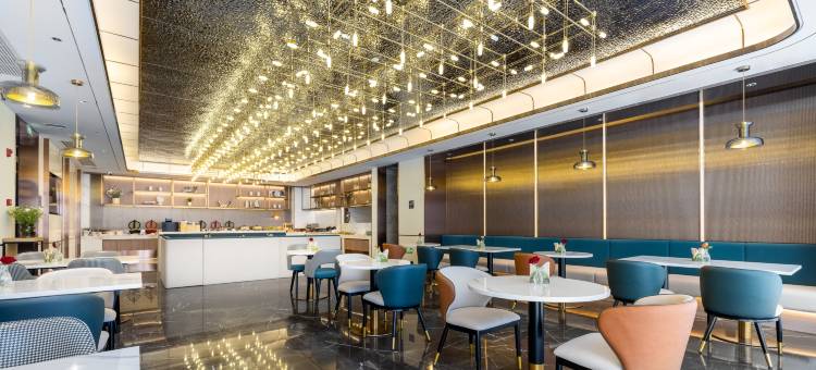 昆山经开区吴淞江南路亚朵酒店图片