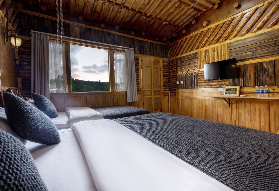 Shangri-La Zemulong Inn (Dukezong Ancient City) Hotel Overview