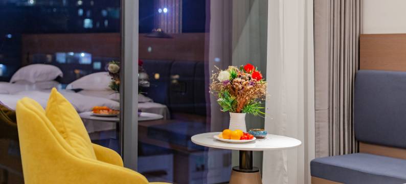 石头酒店(凯里市区万达广场店)图片