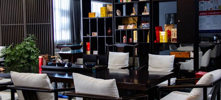 蓝湖驿站禅意酒店(然乌湖店)图片