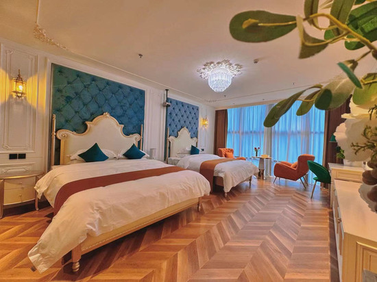 西宁万迪酒店(新千国际广场高铁站店)