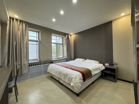 哈尔滨兄弟时钟宾馆(黑工程大学交通学院地铁站店)