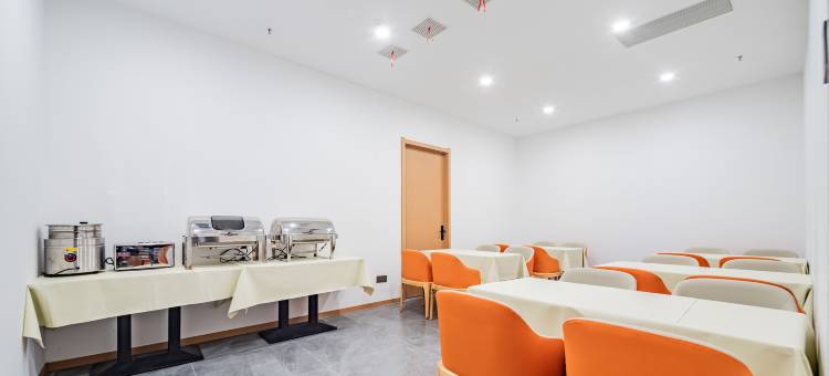 盛邦华悦酒店(镇安中心广场店)图片