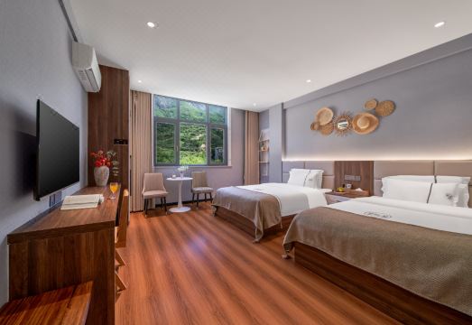 Wangxian Pavilion ｜ Yiyun Hotel over view