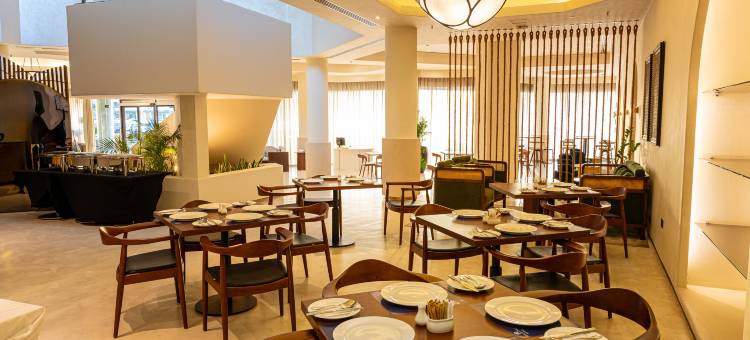 尊贵湾酒店(Majestic Cove Hotel)图片