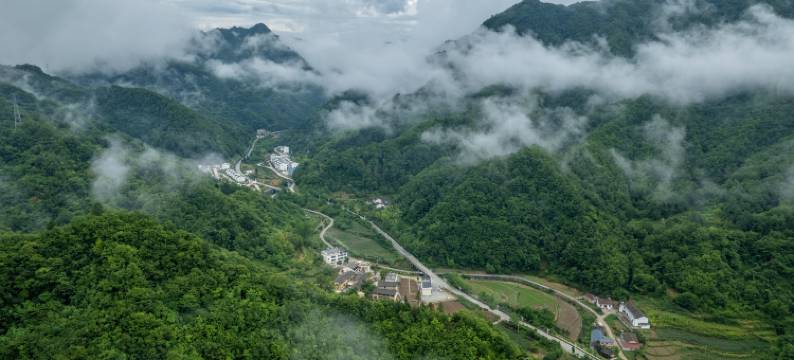 鹿柴山集八亩溪谷度假社区(宁陕店)图片