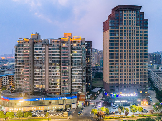 西美酒店(胖东来时代广场店)