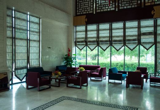 Soluxe HotelHotel Overview