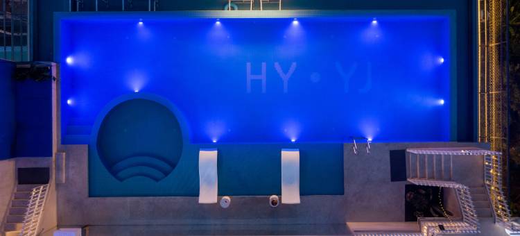 晖廷云居高空泳池度假酒店(西双版纳景洪告庄西双景星光夜市店)图片