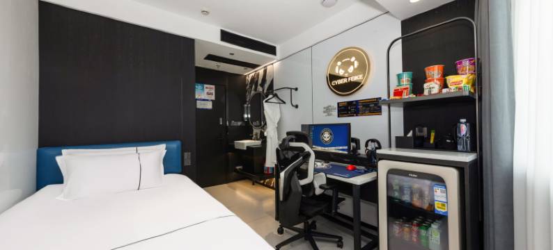 赛博·非可电竞酒店(红谷滩绿地双子塔店)图片