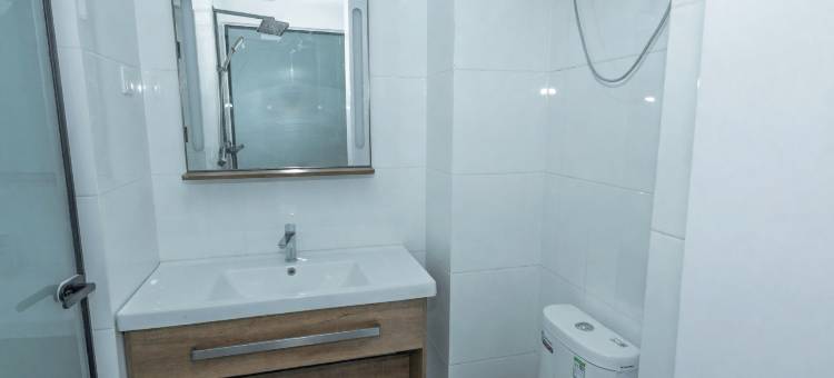 云畔影视酒店(安阳高铁东站站前广场迎宾公园店)图片