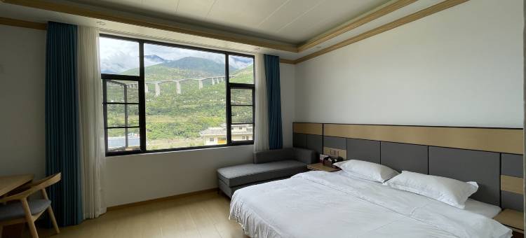 山涧温泉酒店图片