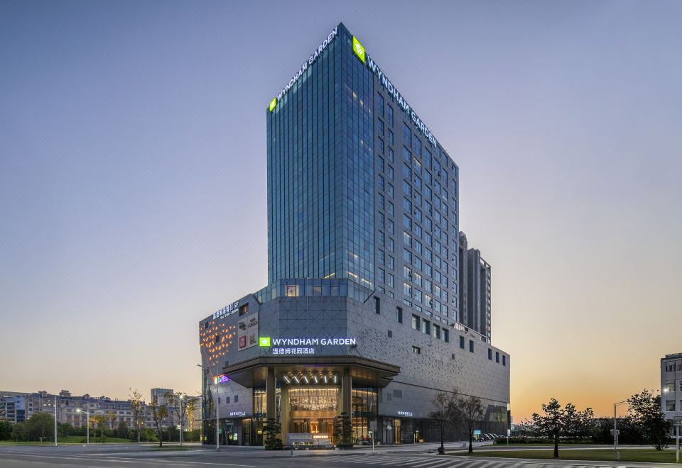 岳阳温德姆花园酒店外景图