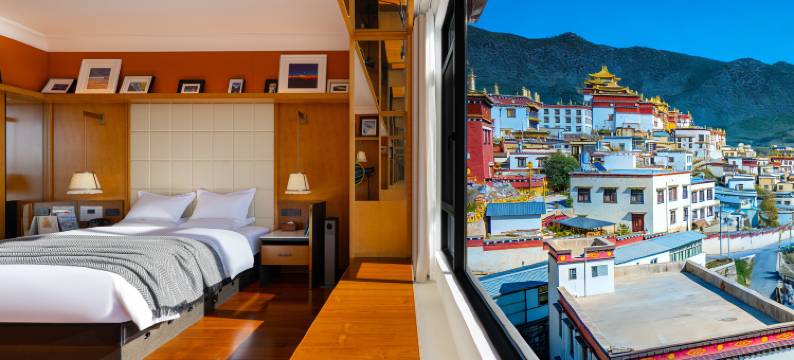 松赞林里雪山湖泊景观酒店(香格里拉松赞林寺景区内店)图片