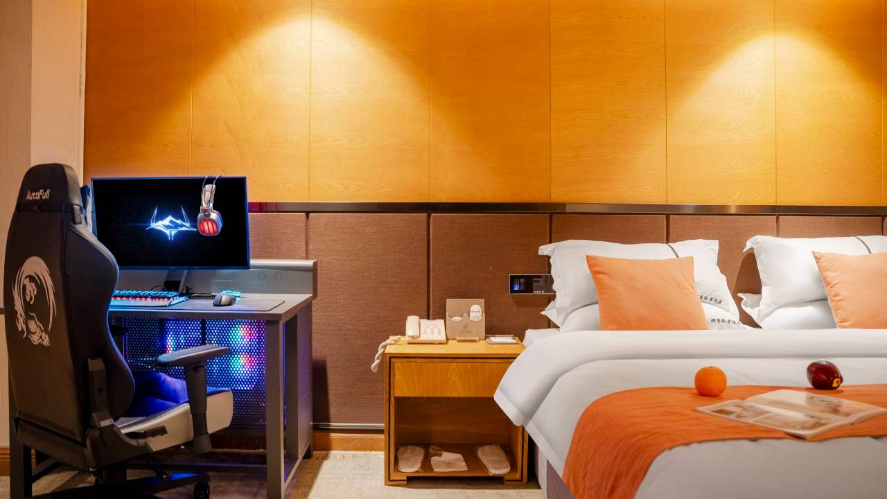 尖峰·烁电竞酒店(贵阳龙湾万达广场小河地铁站店)图片