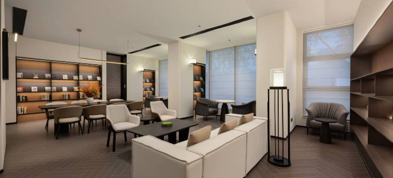 西安小寨石油大学亚朵酒店图片