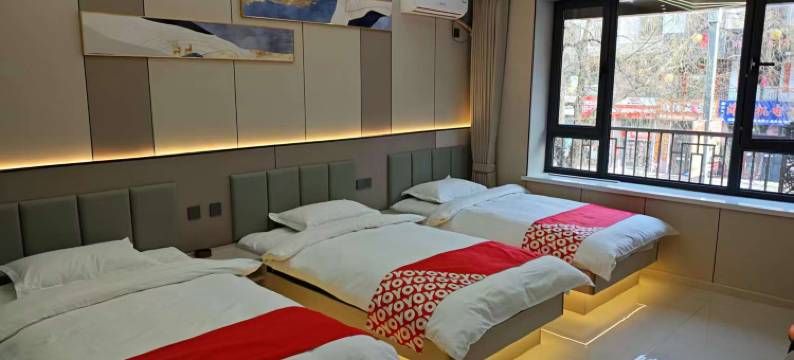 OYO鹤岗爱之旅宾馆图片