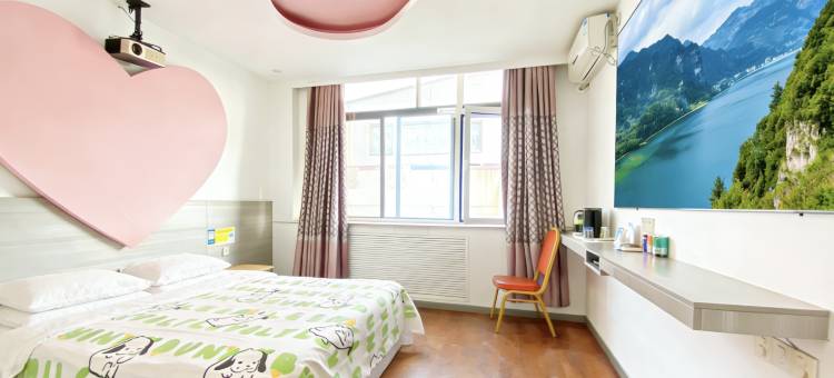 LIKE ART HOTEL●莱客艺术酒店(高密火车站苏州街广场店)图片