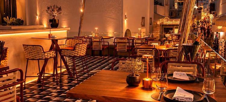 太阳岩精品酒店(Sun Rocks Boutique Hotel | Caldera View Suites & Sunset Dining Experience)图片