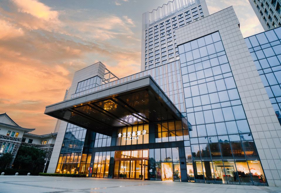 武汉东西湖合正艺品酒店外景图