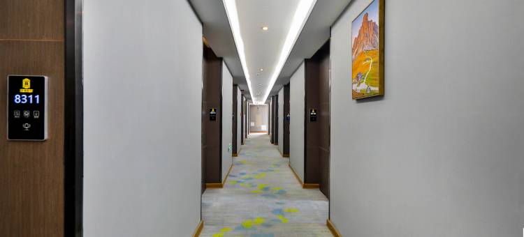 品冠酒店(赤峰政府南广场店)图片