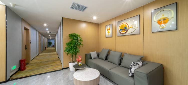 雲吉轻居酒店(南部县县政府店)图片