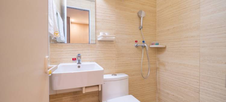 越家轻奢酒店(阜阳商厦火车站店)图片