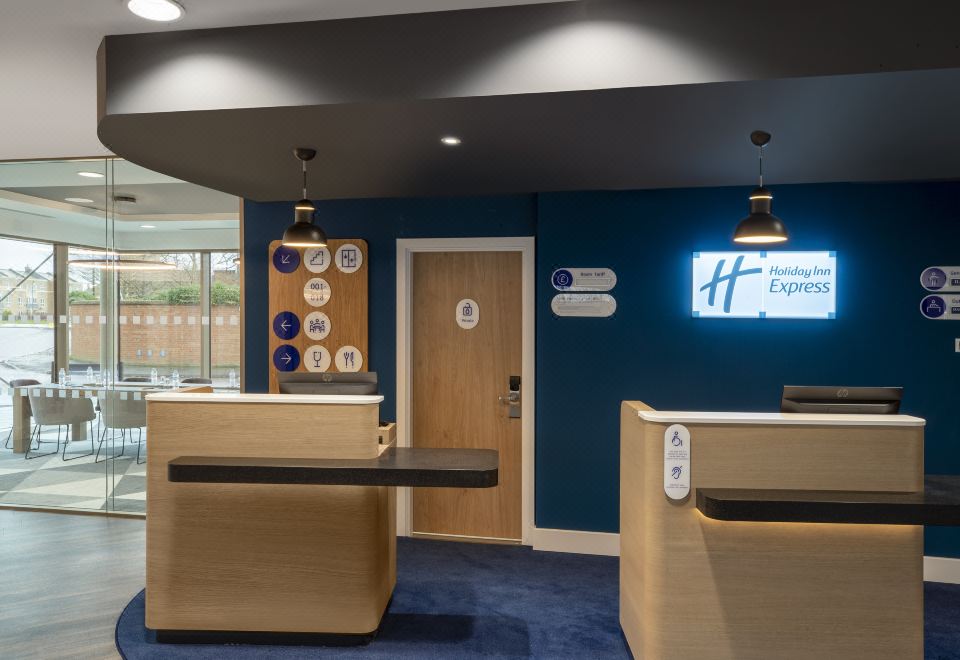 Holiday Inn Express CAMBRIDGE WEST - CAMBOURNE by IHGHotel Overview