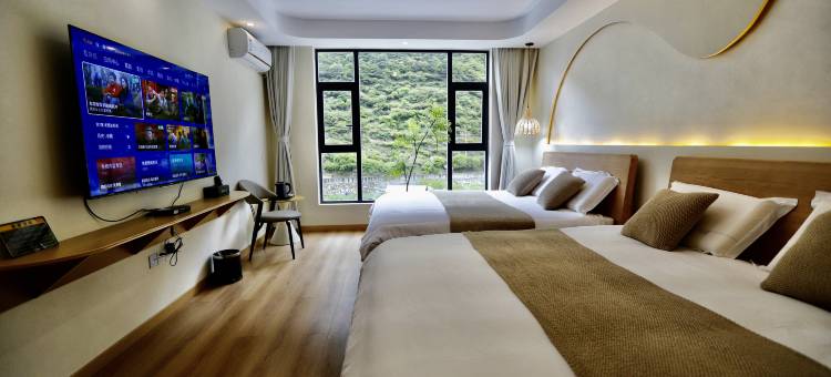 康定凤姐民宿(近情歌广场)图片