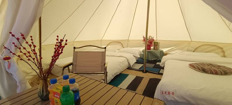 沙漠星光露营地图片