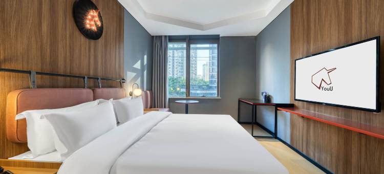 YouU悠游电竞酒店(上海长寿路武宁路地铁站店)图片