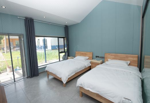 Tangbra Grassland Fangfeng Homestay Hotel Overview