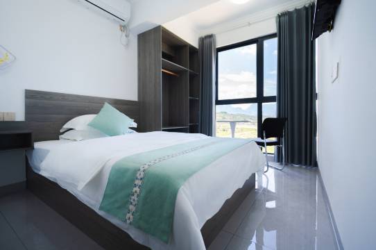 百家福民宿(张家界西站店)