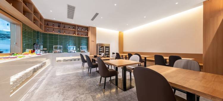 鑫际洲温泉酒店(腾越大商汇店)图片
