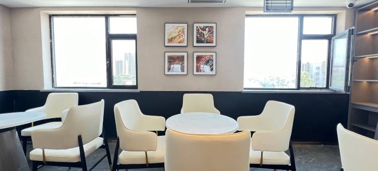 坤逸·精品酒店(兰州安宁吾悦广场省科技馆店)图片