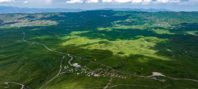 新疆喀拉峻花间营·云驰谷图片