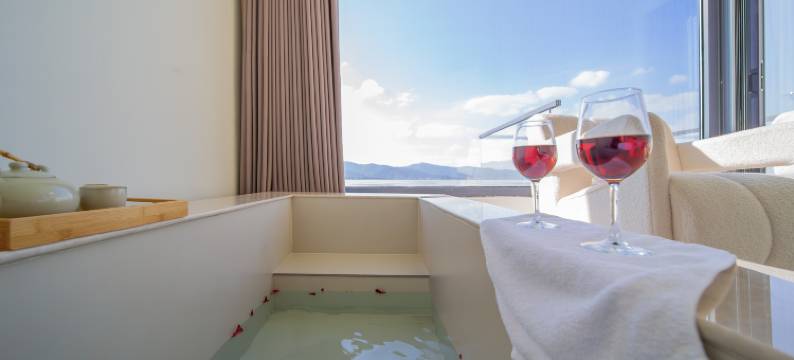 花筑·初恋遇见你·一线湖景私汤民宿(太湖横山岛店)图片